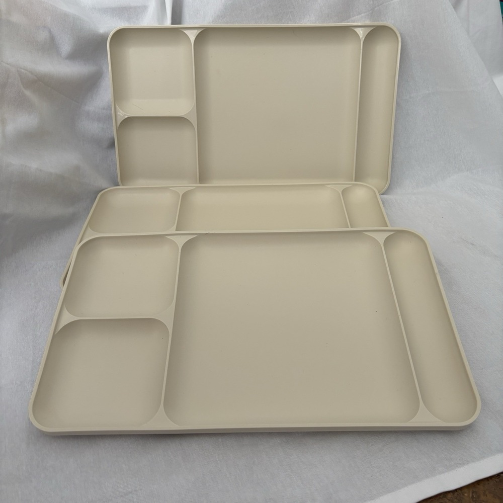 Vintage Tupperware Divided Lunch/Picnic Trays/Plates  Almond set of 3